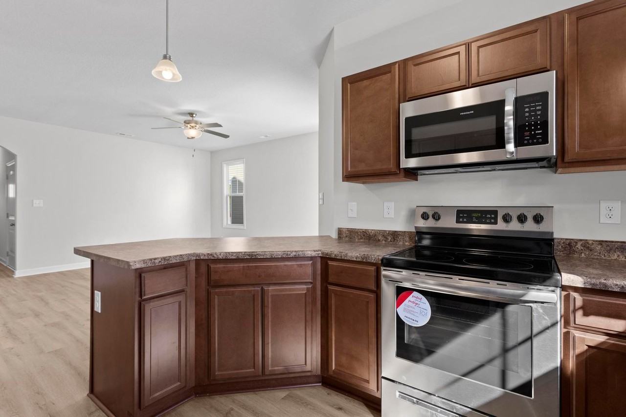 256 Currituck Dr - Photo 7 of 23