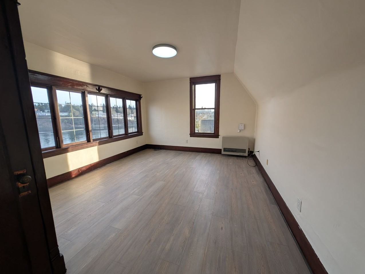 114 11th Street Pl - Photo 6 of 25