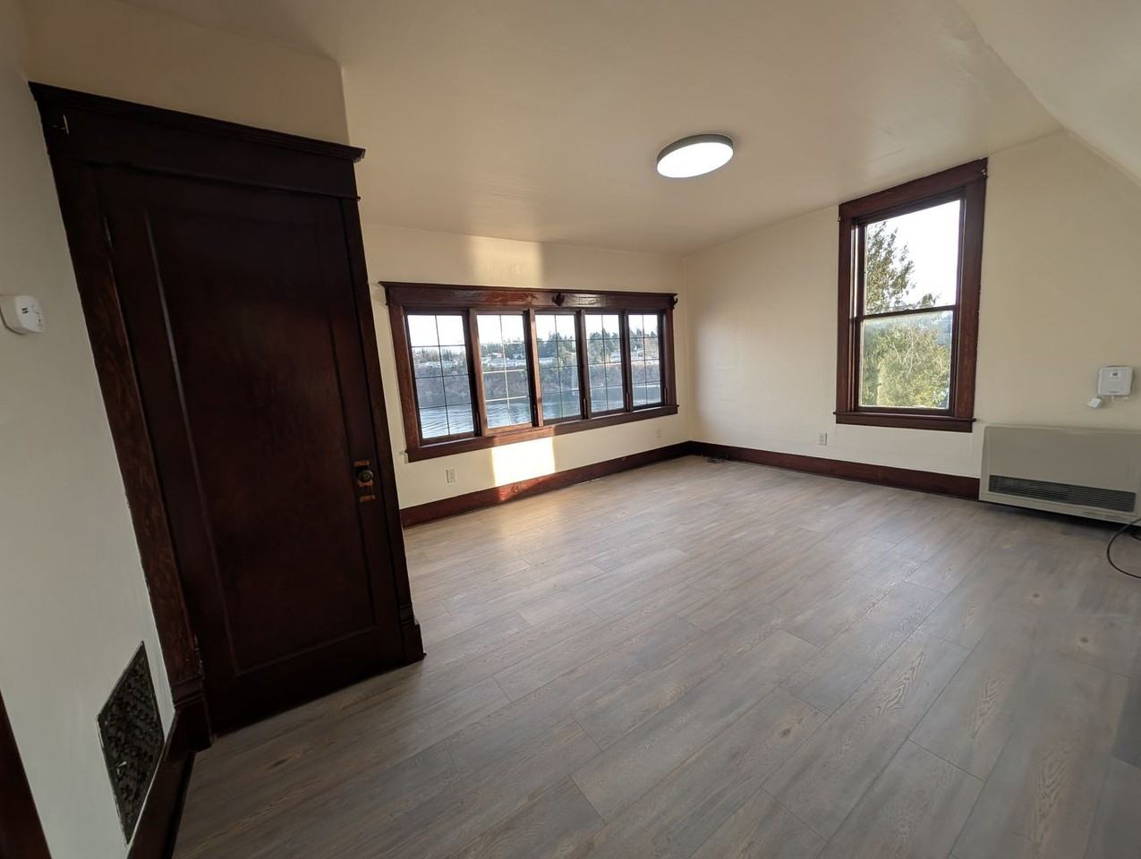 114 11th Street Pl - Photo 7 of 25