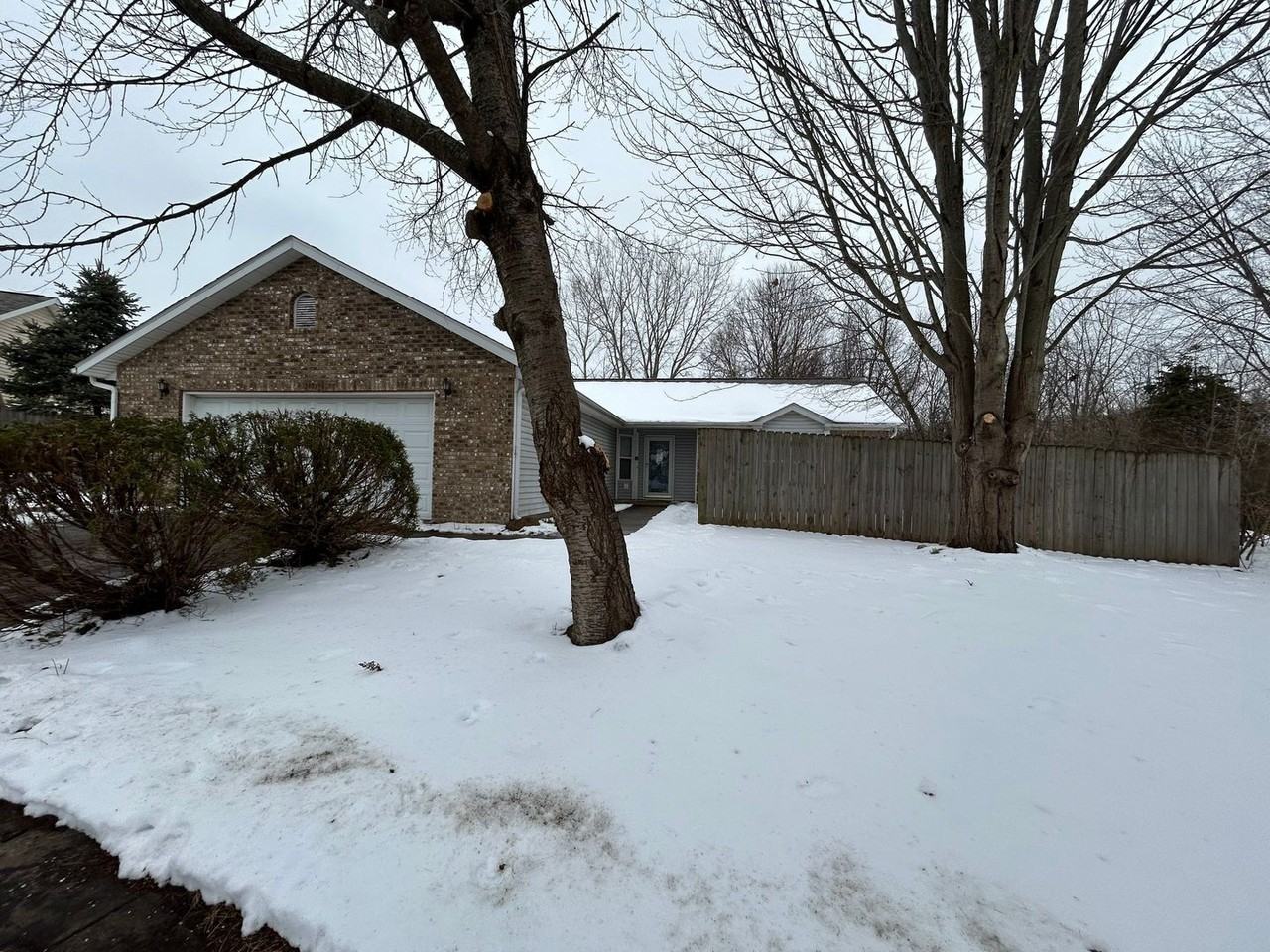 1623 Lionheart Ln - Photo 2 of 20