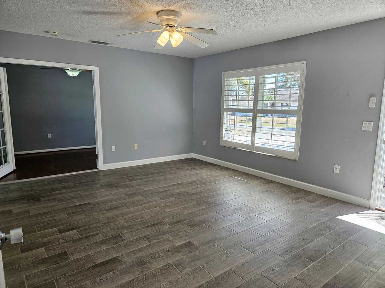 272 Loyola Rd - Photo 3 of 46