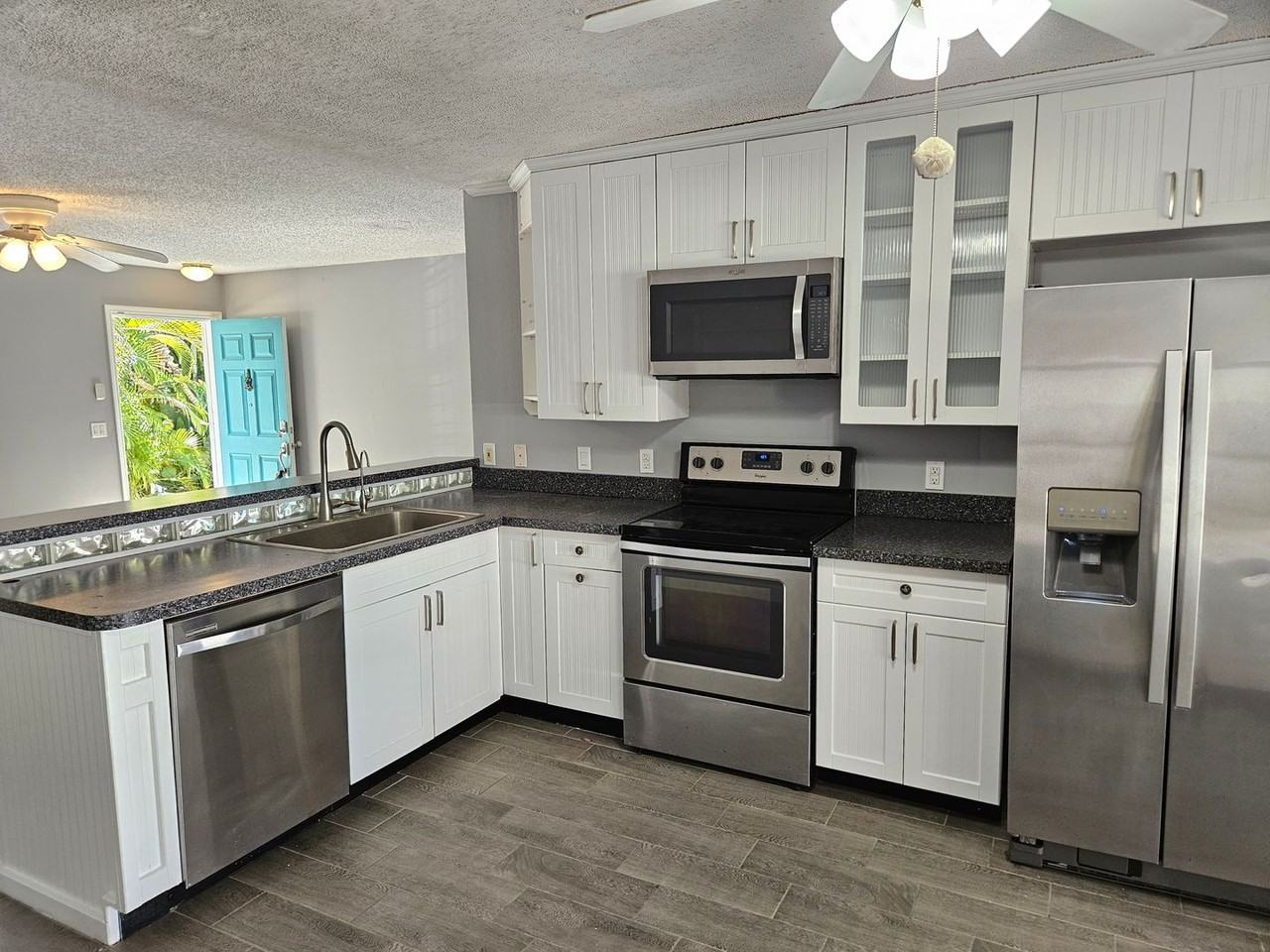 272 Loyola Rd - Photo 6 of 46