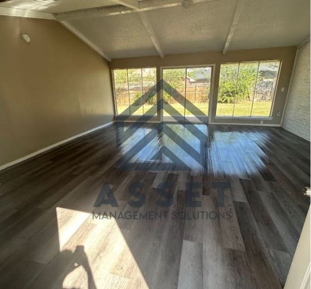 2533 Indian Creek Pl - Photo 2 of 10