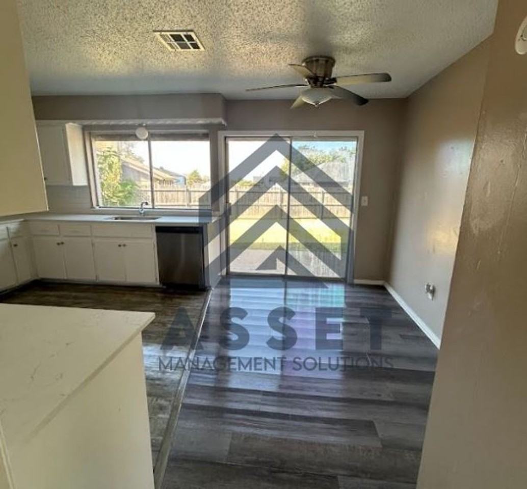 2533 Indian Creek Pl - Photo 3 of 10