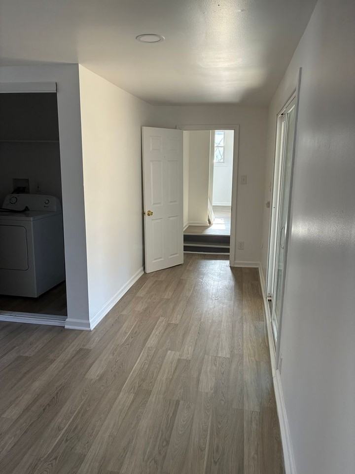 301 Day Dr - Photo 5 of 9