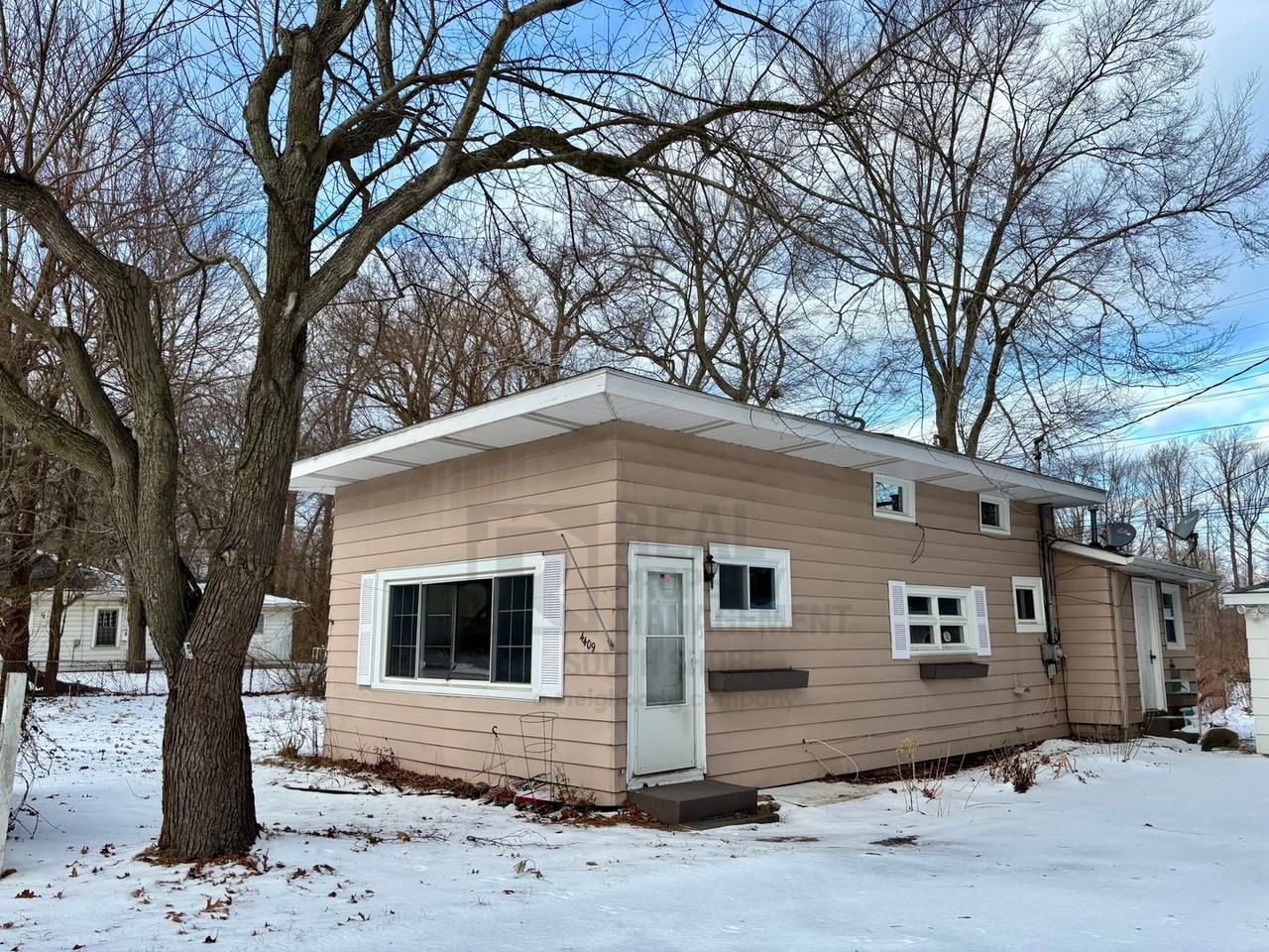 4409 W Dunes Hwy - Photo 2 of 16