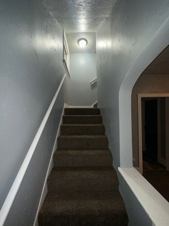 709 3rd St Se - Photo 7 of 12