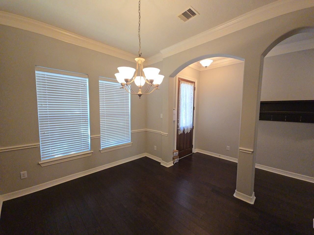 1515 Olive Park - Photo 4 of 40