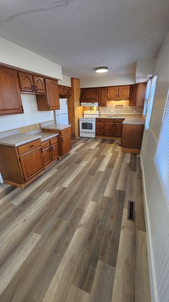 1719 Sw Amhurst Rd - Photo 2 of 11