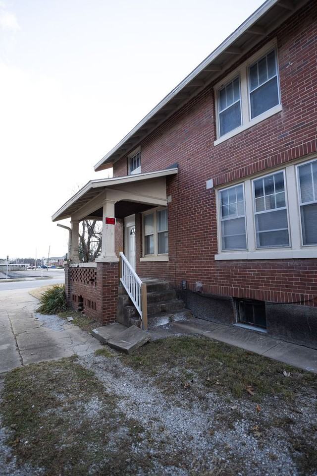 427 E Cherry St - Photo 2 of 4