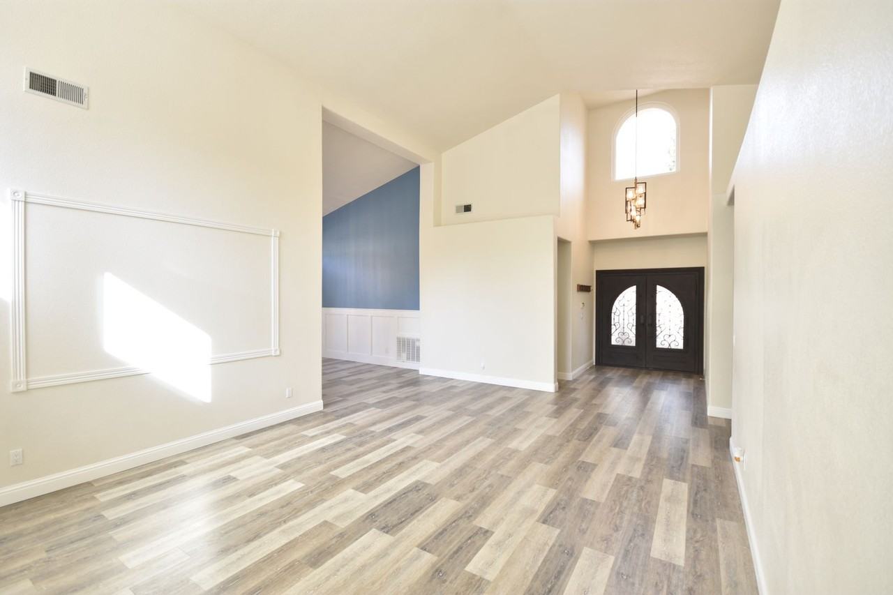 428 Rockport Cir - Photo 2 of 21