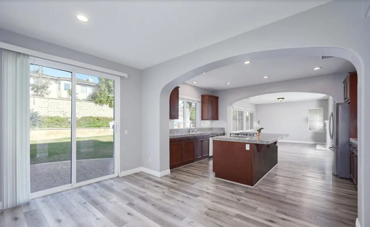 112 Via Pacifica - Photo 3 of 17