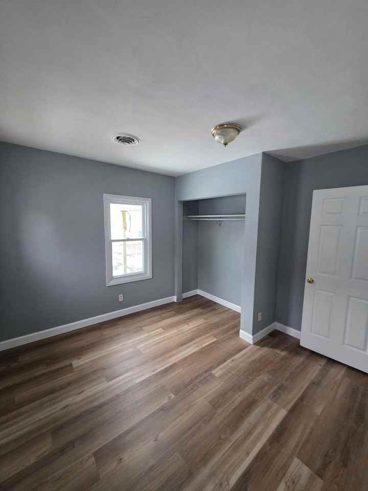 176 S Pence St - Photo 4 of 10