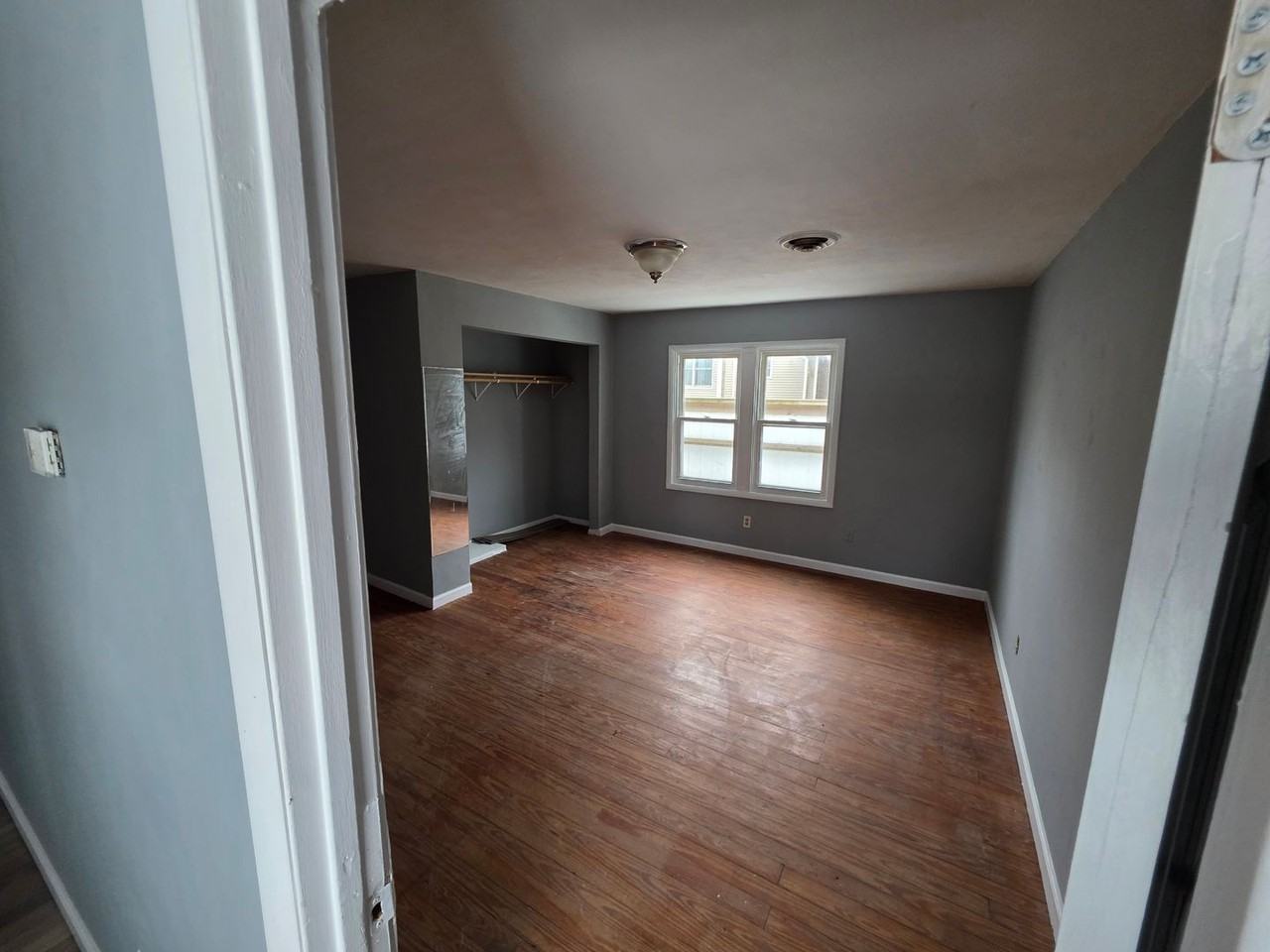 176 S Pence St - Photo 7 of 10