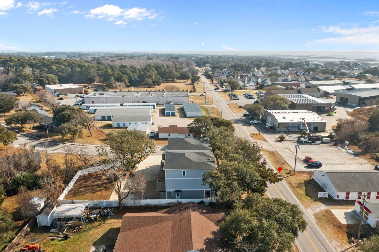 1205 Lennoxville Rd - Photo 6 of 43