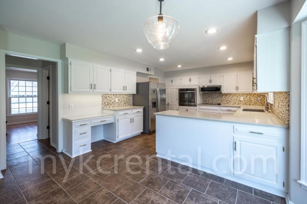 12012 Ensley Ln - Photo 3 of 50