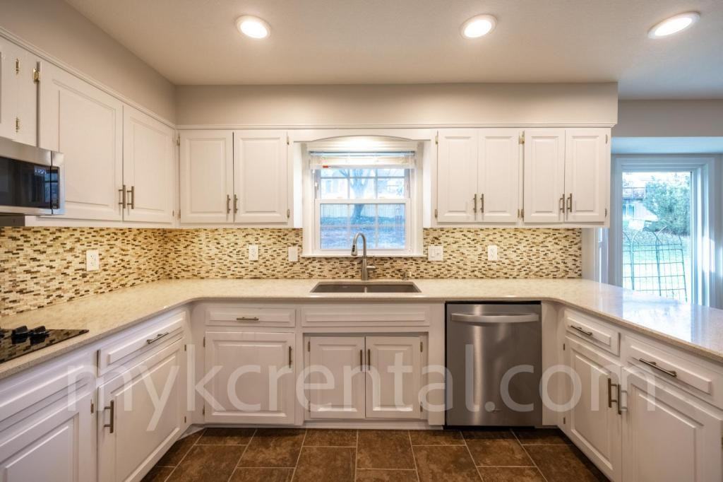 12012 Ensley Ln - Photo 6 of 50