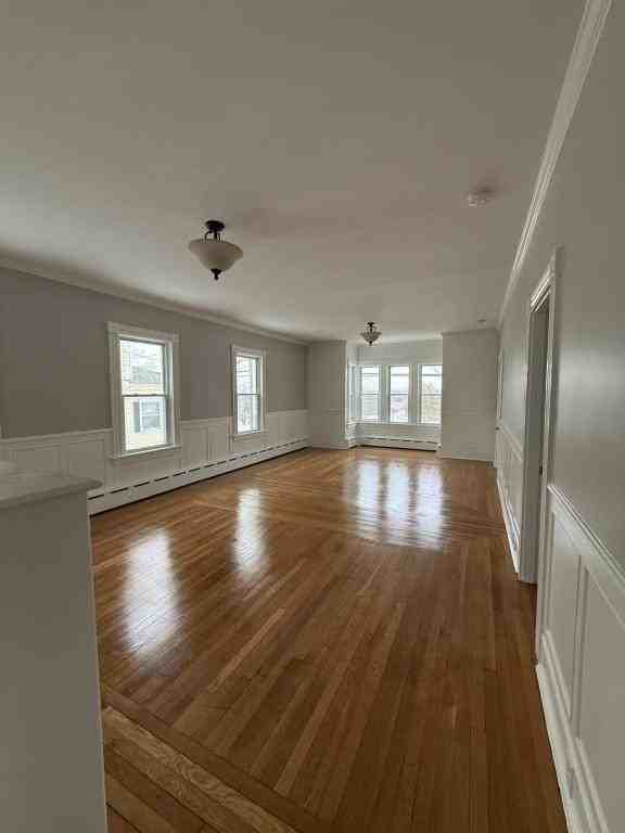 467 Middle St - Photo 5 of 17