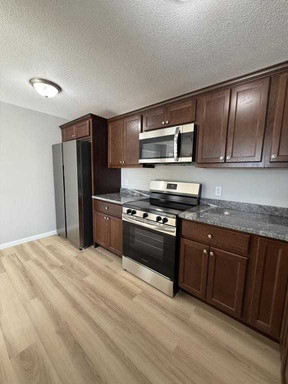 305 Newton St - Photo 2 of 10