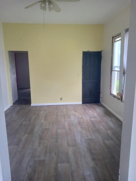 526 Fairholm Ave - Photo 6 of 10