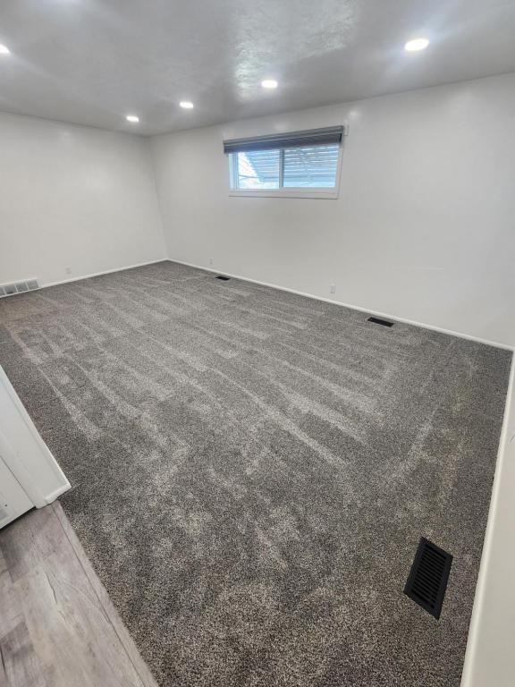 185 Country Club Dr - Photo 5 of 17