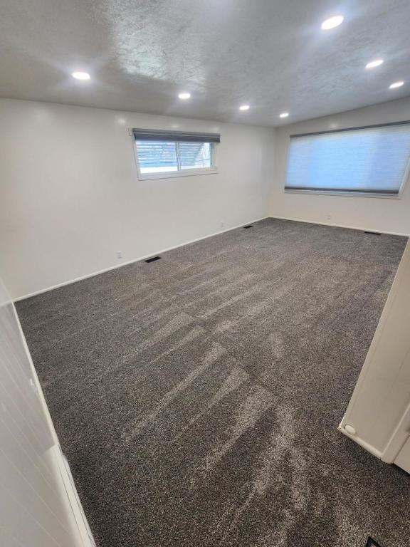 185 Country Club Dr - Photo 7 of 17