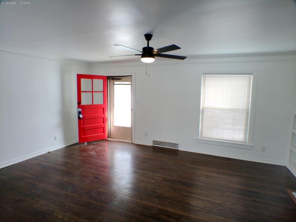 5302 N Spruce Ave - Photo 5 of 26