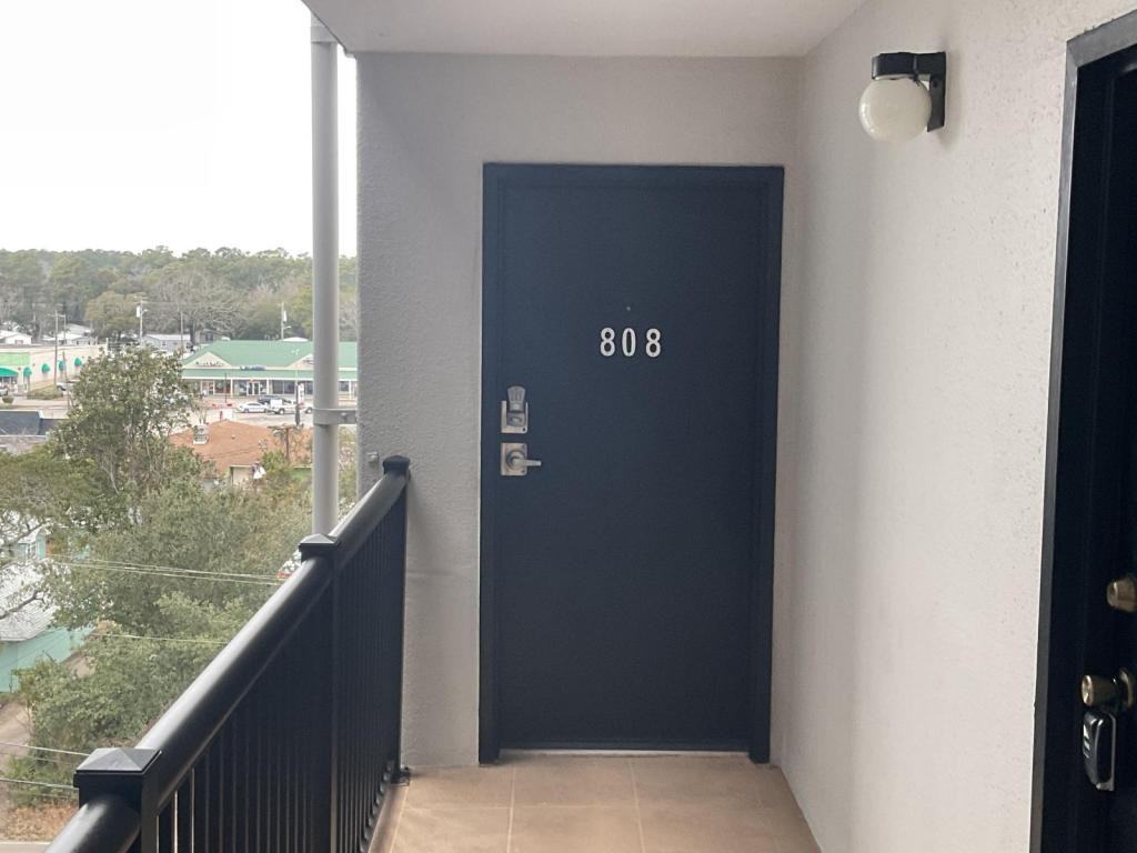 601 Mitchell Dr ##808 - Photo 3 of 21