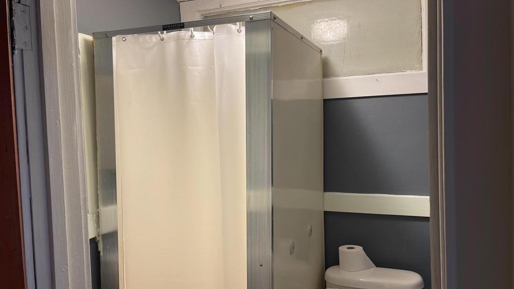 617 1/2 W Galena Ave - Photo 3 of 6