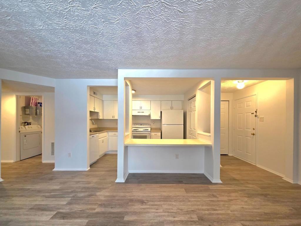 8380 Brockham Dr - Photo 3 of 15