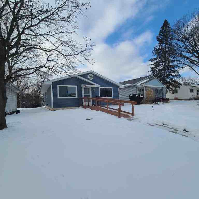 4922 S Harrison St - Photo 2 of 14