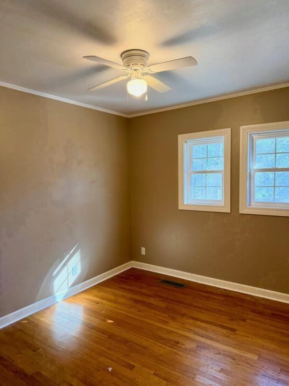 210 Highland Dr - Photo 4 of 8