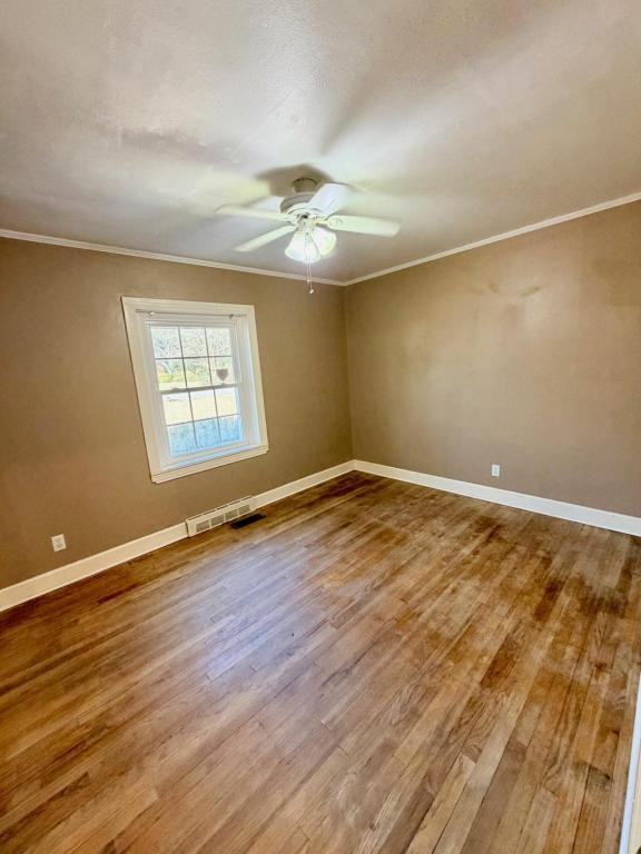 210 Highland Dr - Photo 5 of 8