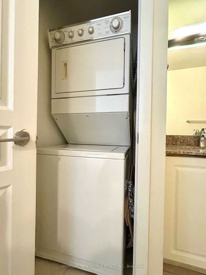 18 Yonge Street #3607 - Photo 2 of 8