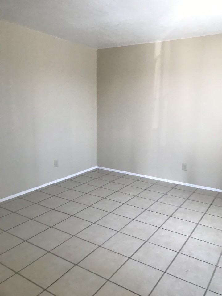 3213 Alta Monte Ave Ne #4 - Photo 3 of 30