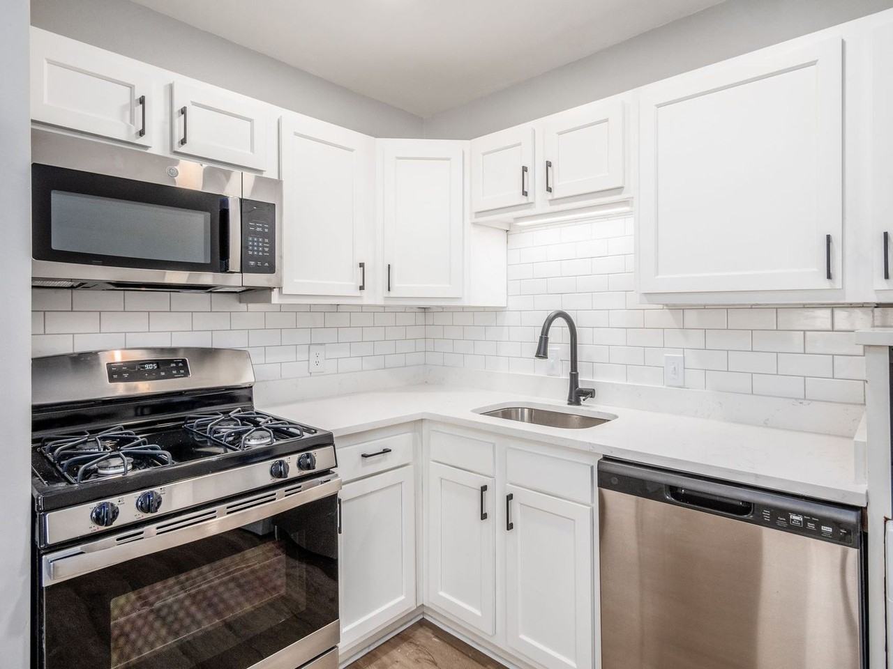 980 King Ave #417 - Photo 4 of 16