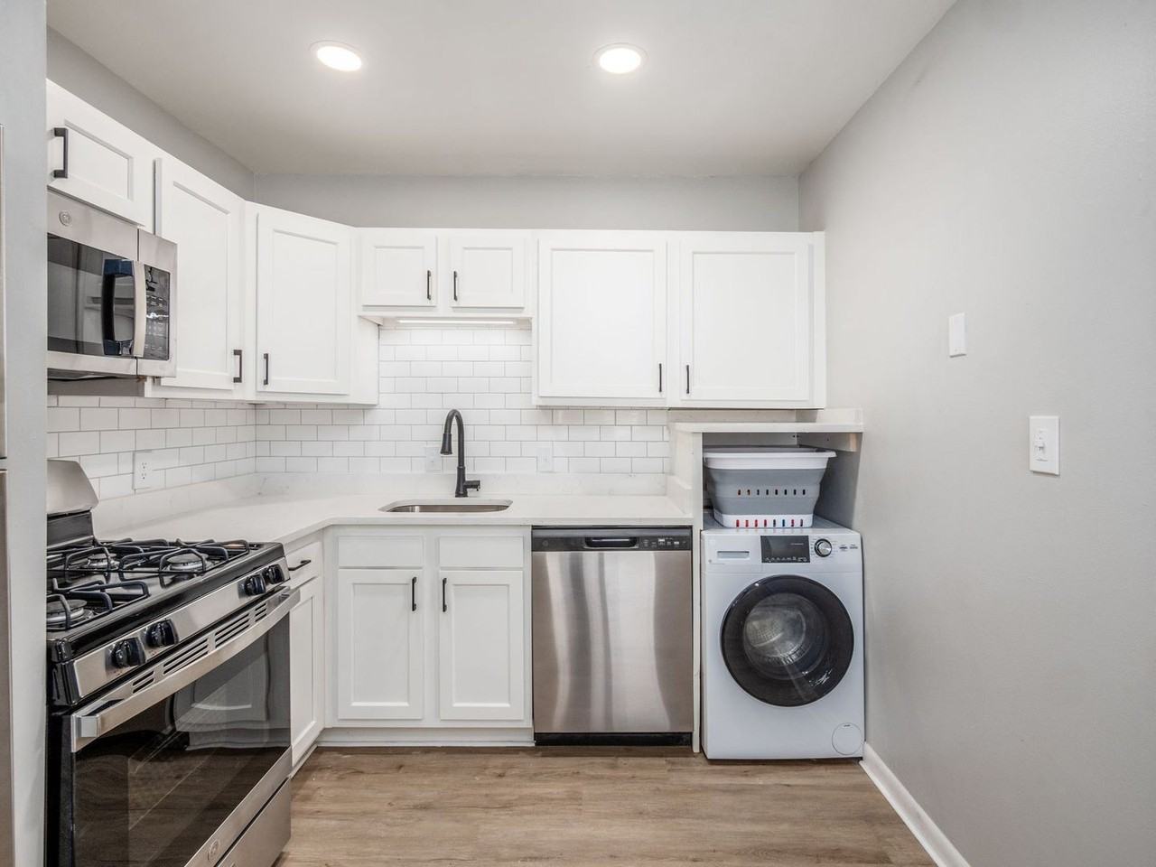 980 King Ave #417 - Photo 5 of 16