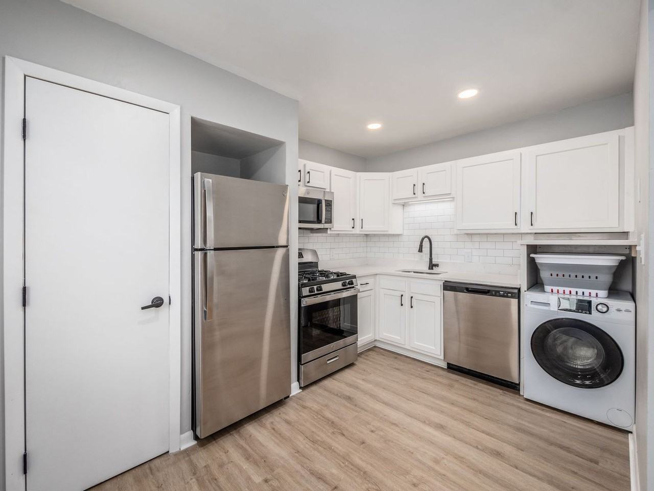 980 King Ave #417 - Photo 6 of 16