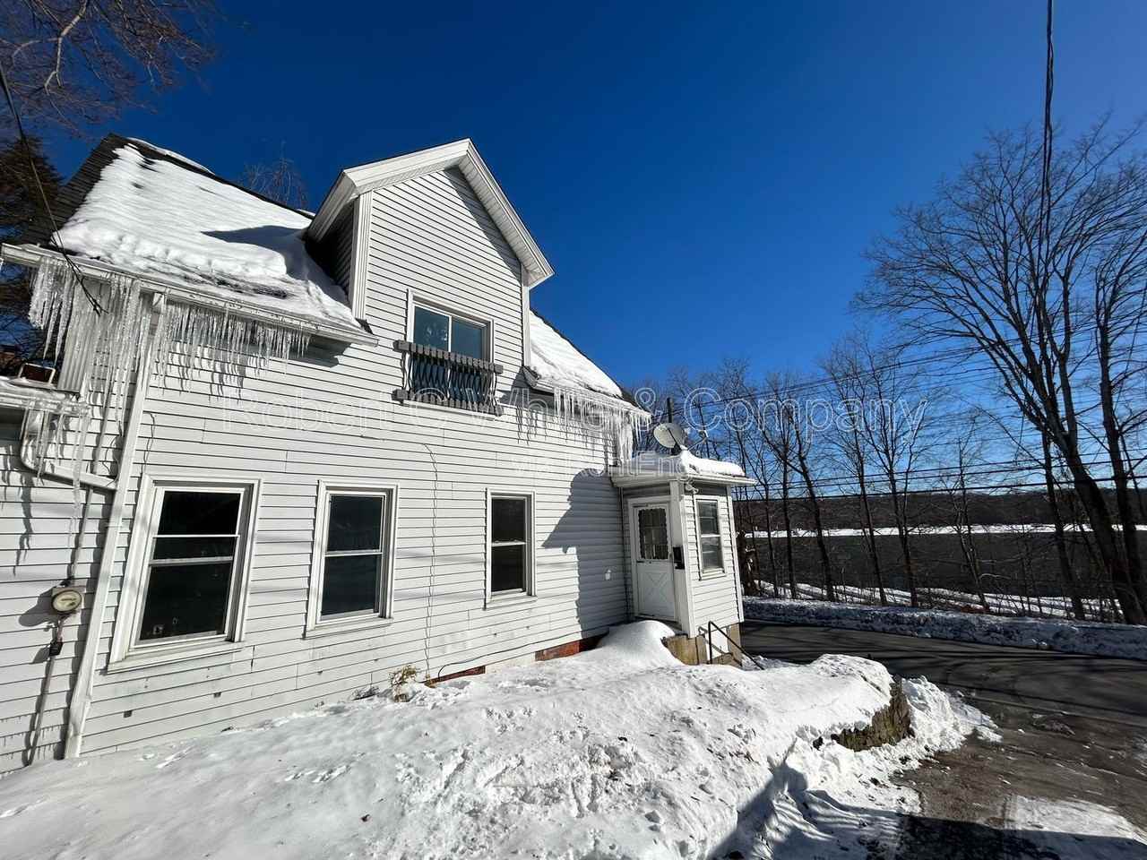 314 Norwich Ave - Photo 2 of 12