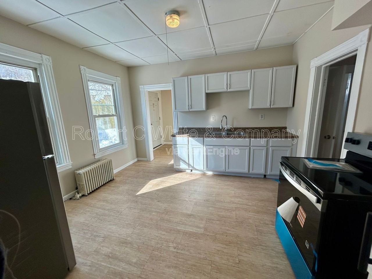 314 Norwich Ave - Photo 4 of 12