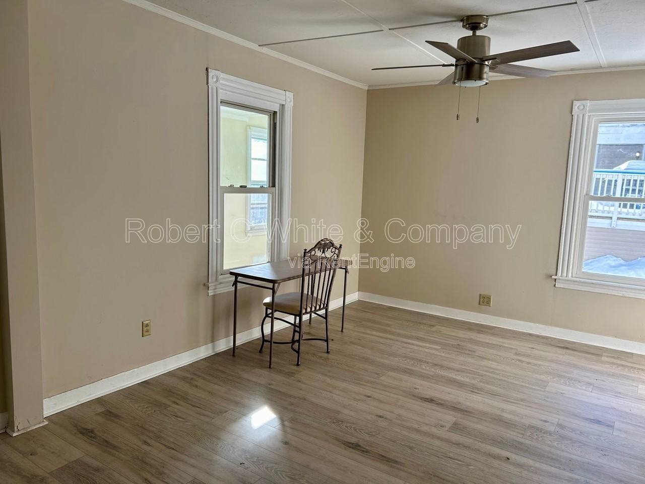 314 Norwich Ave - Photo 5 of 12