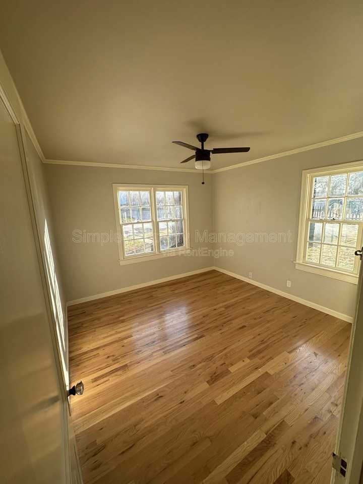 3713 N Lee Ave - Photo 6 of 7