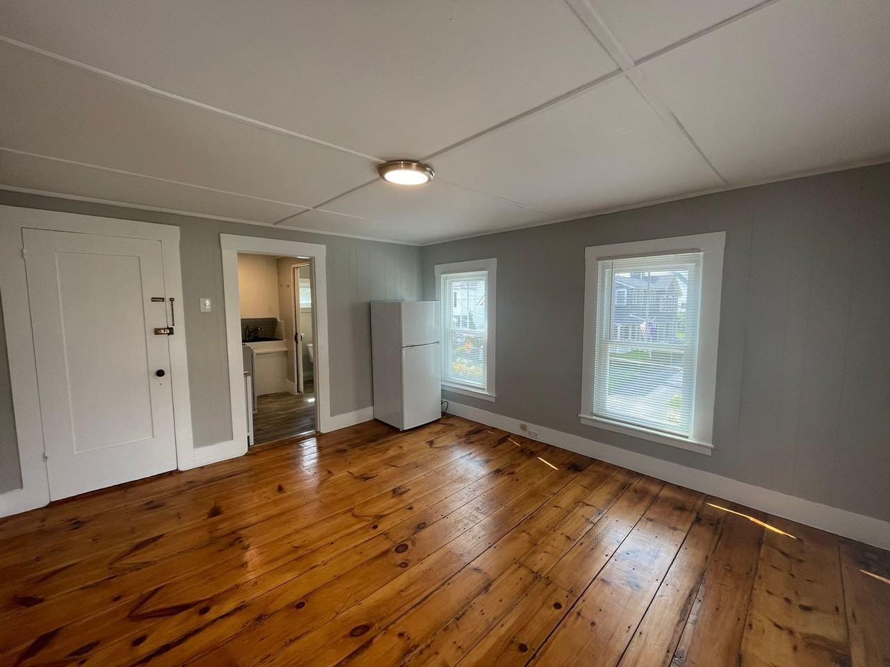 21 Perley St #B - Photo 4 of 13