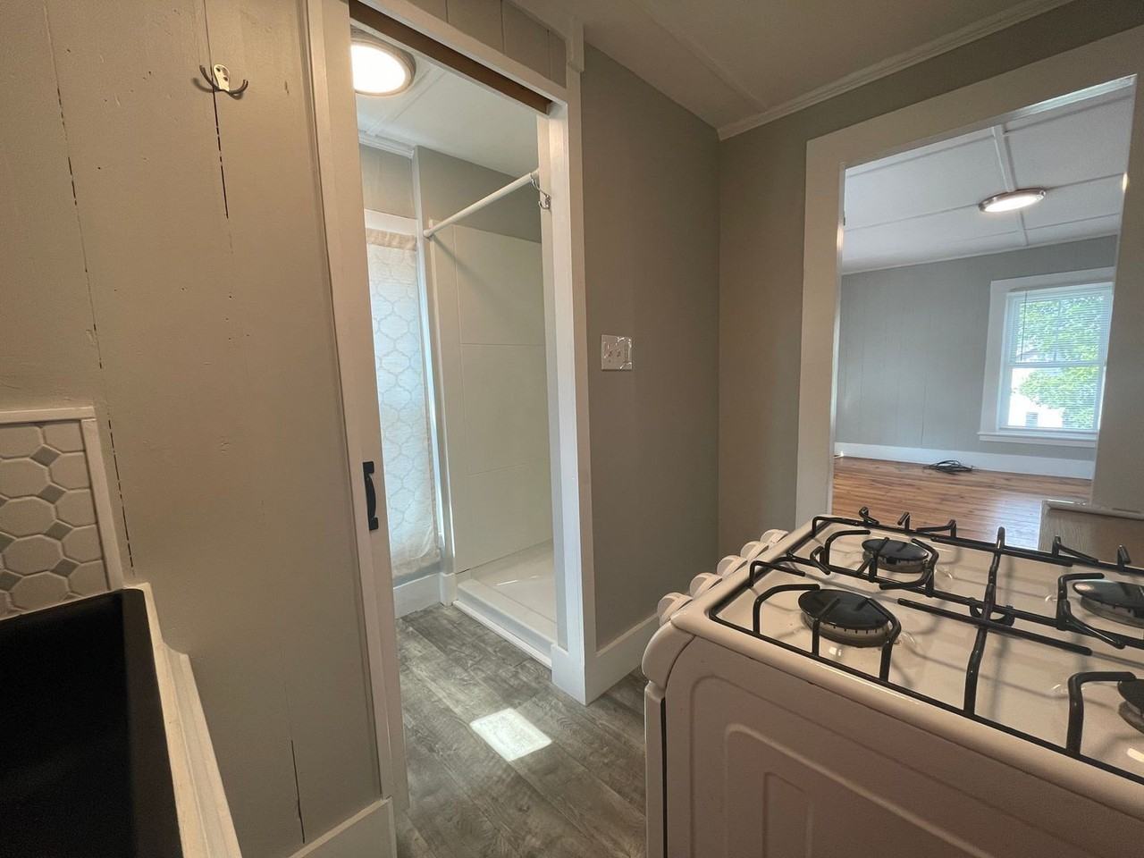 21 Perley St #B - Photo 6 of 13