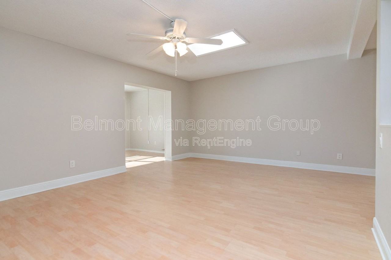 110 Madrid Dr - Photo 5 of 17