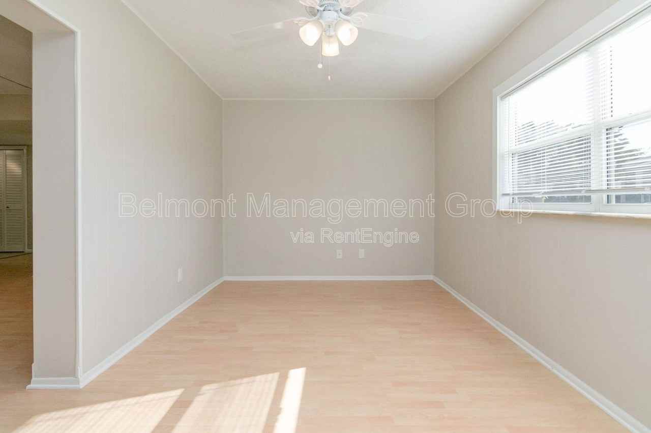 110 Madrid Dr - Photo 6 of 17