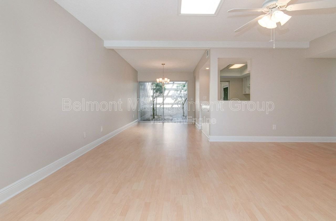 110 Madrid Dr - Photo 7 of 17