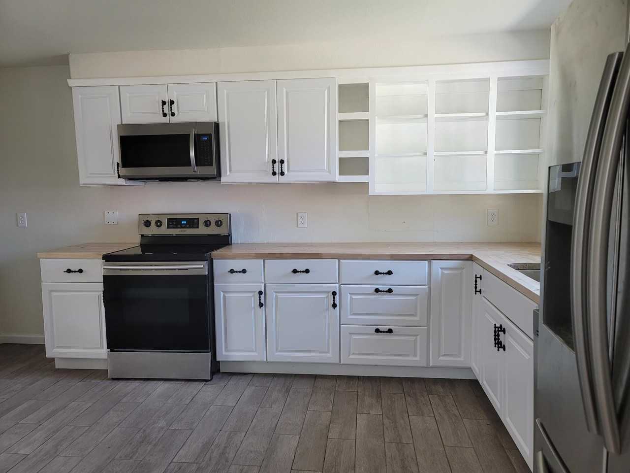 3110 Bandolina Ave - Photo 3 of 18