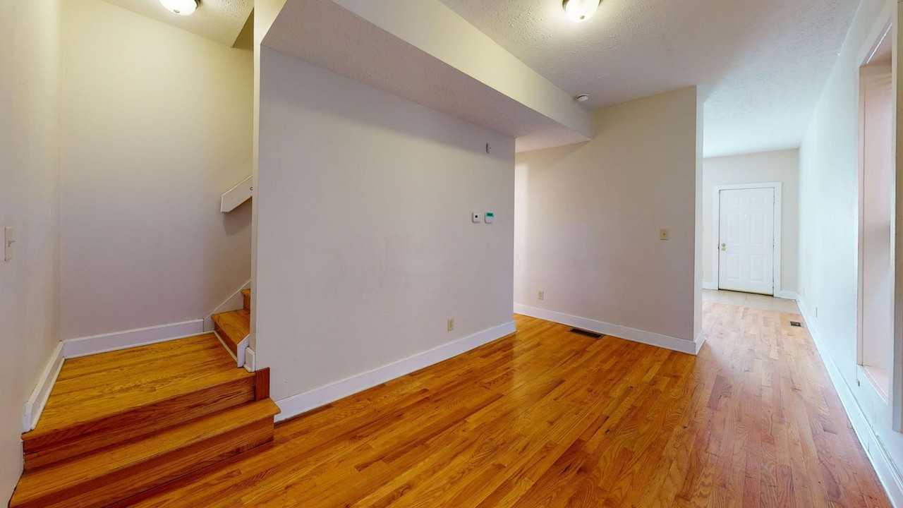 1369 Indianola Ave - Photo 2 of 7