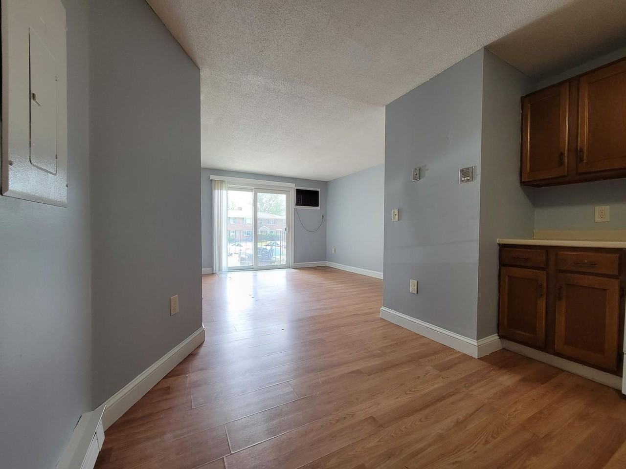 185 Loudon Rd #9 - Photo 3 of 9